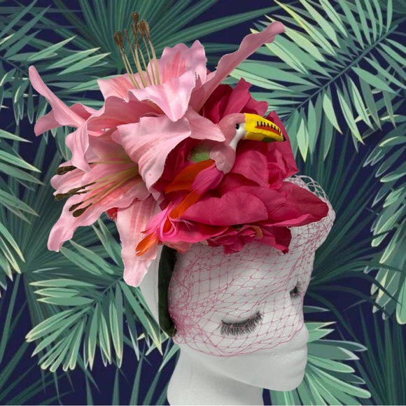 🆕 listing! Pink Toucan fascinator - Picture 4 of 8
